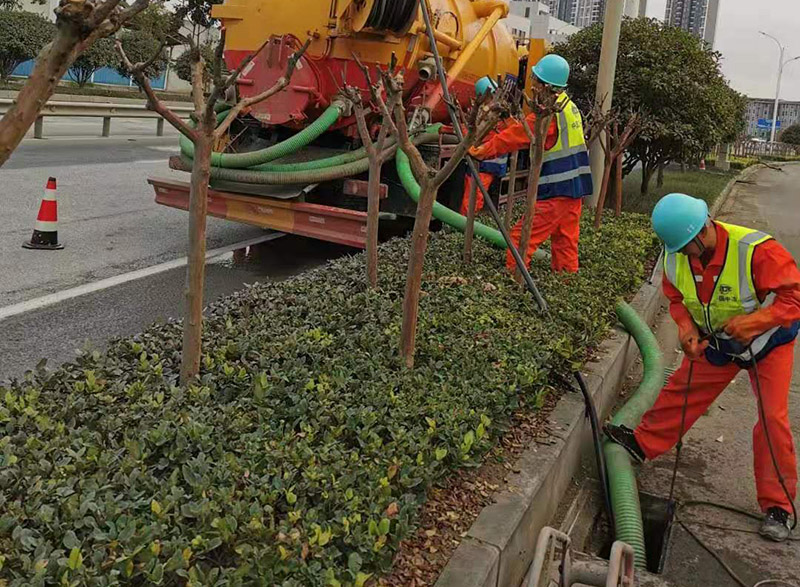 新民市政管道清淤
