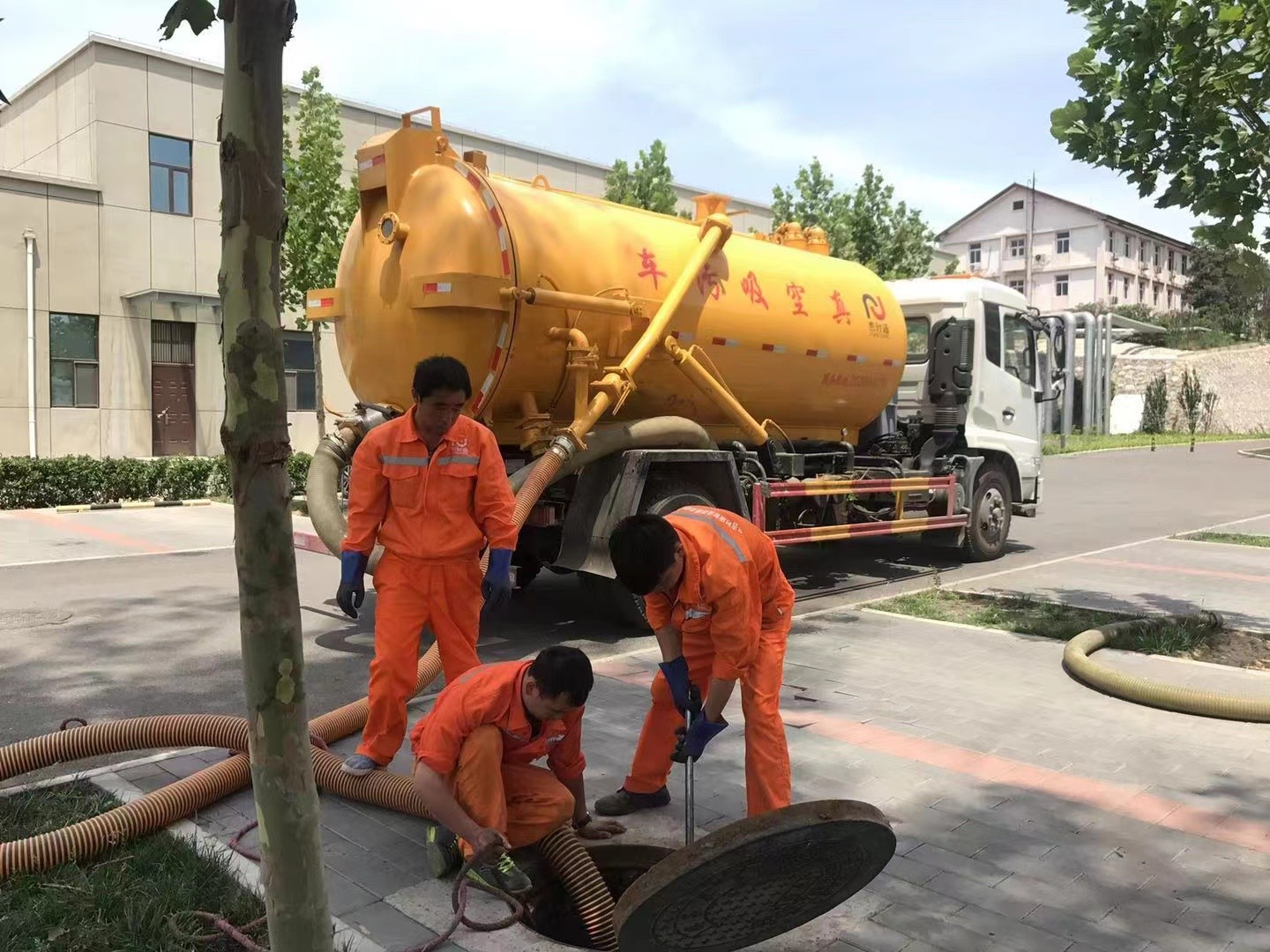 新民化粪池清理与5-8吨吸粪车施工效率分析